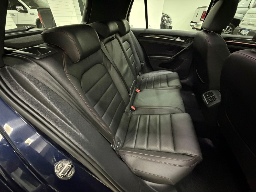 Volkswagen Golf GTI — foto 14